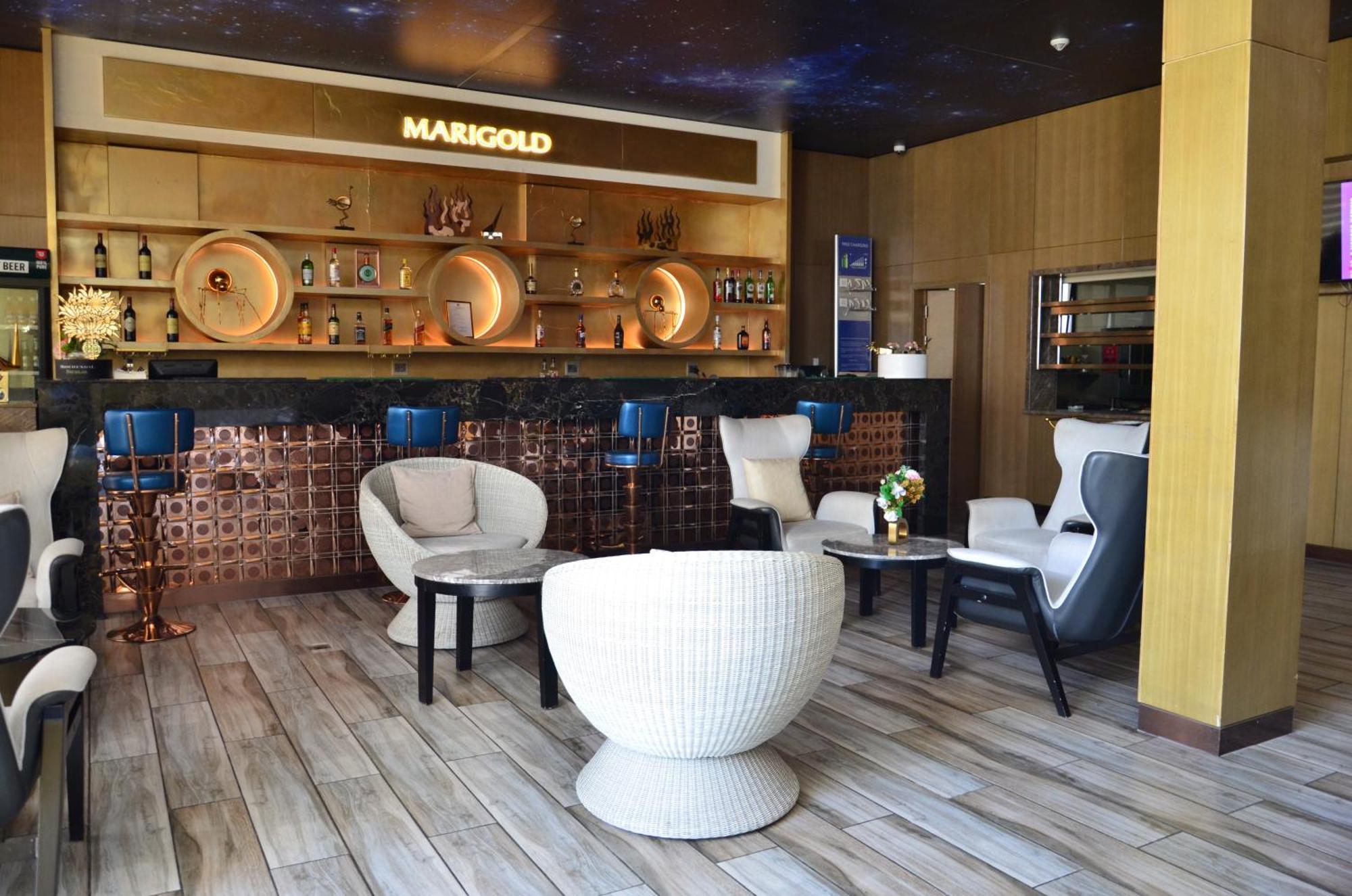 Marigold Hotel & Restaurants Windhoek Bagian luar foto